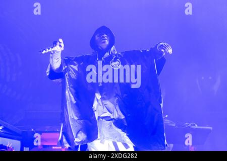 Newport, Isle of Wight, UK 21. Juni 2024 der englische Musiker und Sänger Keith Andrew Palmer ist besser bekannt unter dem Künstlernamen Maxim Reality, der live auf der Bühne mit der elektronischen Band The Prodigy beim Isle of Wight Festival am 21. Juni 2024 auftritt Stockfoto