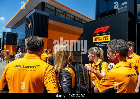 Montmelo, Spanien, 22. Juni 2024, Feuer im McLaren Motorhome beim Großen Preis von Spanien. Qualifying, Runde 10 der Formel-1-Meisterschaft 2024. Quelle: Michael Potts/Alamy Live News Stockfoto