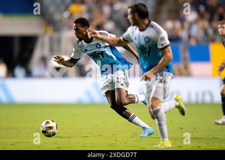 Chester, Pennsylvania, USA. Juni 2024. Charlotte FC-Stürmer Iuri Tavares (38) kontrolliert den Ball während der zweiten Hälfte eines MLS-Spiels gegen die Philadelphia Union im Subaru Park in Chester, Pennsylvania. Kyle Rodden/CSM/Alamy Live News Stockfoto