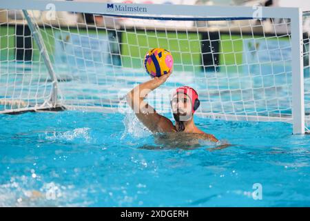 Rom, Italien. Juni 2024. Clement Dubois aus Frankreich wurde während des Freundschaftsspiels zwischen Italien und Frankreich bei der 60. Internationalen Schwimmmeisterschaft von Settecolli im Stadio del Nuoto Foro Italico in Aktion genommen. Die italienische Nationalmannschaft schlägt Frankreich mit 10:5. Quelle: SOPA Images Limited/Alamy Live News Stockfoto