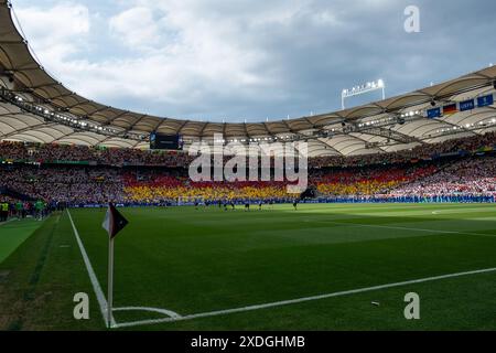 Choreographie der Fans von Deutschland in der Cannstatter Kurve, GER, Germany (GER) vs. Ungarn (HUN), Fussball Europameisterschaft, UEFA EURO 2024, Gruppe A, 2. Spieltag, 19.06.2024 Foto: Eibner-Pressefoto/Michael Memmler Stockfoto