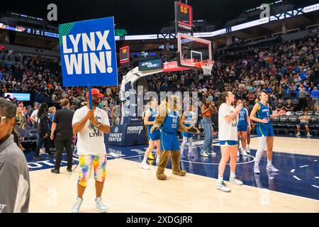 Minneapolis, Minnesota, USA. Juni 2024. Nach einem WNBA-Spiel zwischen den Minnesota Lynx und den Phoenix Mercury im Target Center gewannen die Lynx 73:60. (Kreditbild: © Steven Garcia/ZUMA Press Wire) NUR REDAKTIONELLE VERWENDUNG! Nicht für kommerzielle ZWECKE! Stockfoto