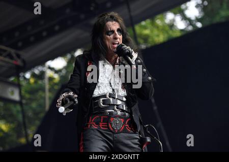 Alice Cooper live bei einem Konzert seiner zu nahe für die Comfort-Tour auf der Waldbühne. Northeim, 22.06.2024 *** Alice Cooper live bei einem Konzert seiner Too Close for Comfort Tour an der Waldbühne Northeim, 22 06 2024 Foto:XC.xNiehausx/xFuturexImagex cooper 4624 Stockfoto