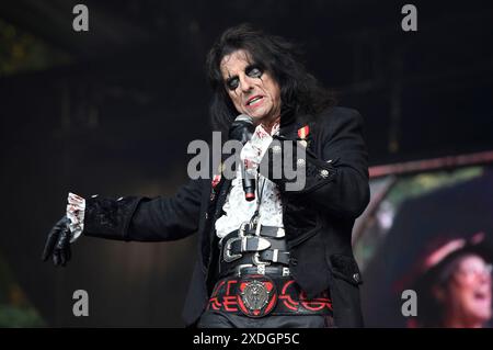 Alice Cooper live bei einem Konzert seiner 'Too Close for Comfort'-Tour auf der Waldbühne. Northeim, 22.06.2024 Stockfoto