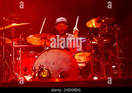 Mailand, Italien. Juni 2024. Danilo Tasco aus Negramaro tritt am 22. Juni 2024 live im Giuseppe Meazza Stadion in Mailand auf (Foto: Mairo Cinquetti/NurPhoto) Credit: NurPhoto SRL/Alamy Live News Stockfoto