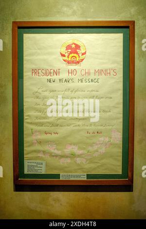 Hanoi, Vietnam - 29. Januar 2024: Neujahrsbotschaft von Ho Chi Minh 1969 im Hoa Lo ' Hanoi Hilton' Gefängnis Stockfoto