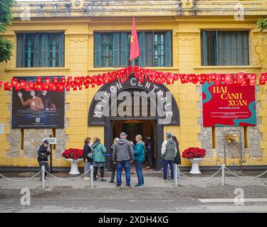 Hanoi, Vietnam - 29. Januar 2024: Eintritt in das Hoa Lo Gefängnis, oder Maison Centrale, Hanoi, Vietnam Stockfoto