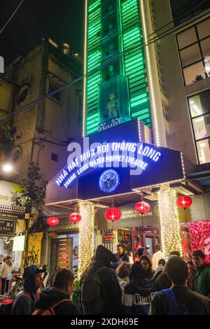 Hanoi, Vietnam - 28. Februar 2024: Eintritt in das Thang Long Wasserpuppentheater in Hanois Altstadt Stockfoto