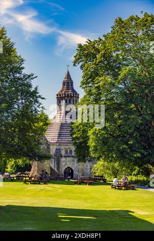 Die Abbots Kitchen ist Teil der Ruinen der Glastonbury Abbey aus dem 8. Jahrhundert, heute ein Scheduled Ancient Monument und Grade 1 gelistet, Somerset, England, Großbritannien Stockfoto