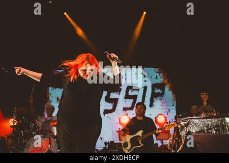 Rom, Italien. Juni 2024. Die Sängerin Beth Ditto tritt mit ihrer Band Gossip in der Villa Ada in Rom auf. (Foto: Valeria Magri/SOPA Images/SIPA USA) Credit: SIPA USA/Alamy Live News Stockfoto