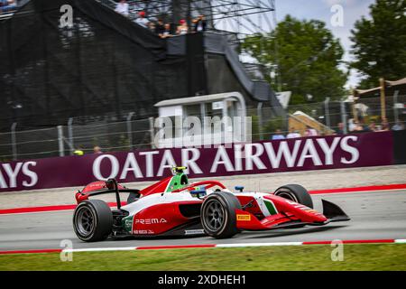 04 ANTONELLI Andrea Kimi (ita), Prema Racing, Dallara F2 2024, Action während der 6. Runde der FIA Formel 2 Meisterschaft 2024 vom 21. Bis 23. Juni 2024 auf dem Circuit de Barcelona-Catalunya in Montmelo, Spanien Stockfoto