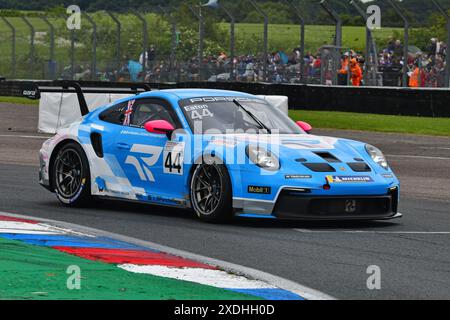 Abbie Eaton, Rebelleo Motorsport, Porsche 911 GT3 Cup, Porsche Carrera Cup Großbritannien 2024, eine einzige Marque-Serie, bei der alle Fahrer Porsch pilotieren Stockfoto