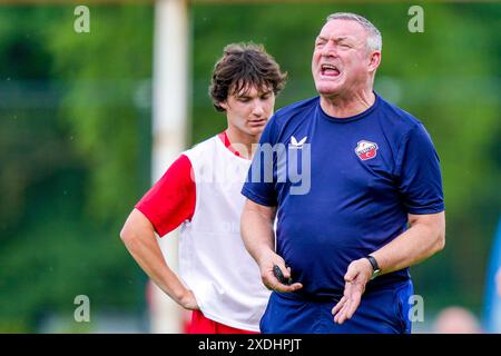 UTRECHT , 23-06-2024 , Sportpark Elinkwijk , niederländische Eredivisie , Saison 2024 / 2025 , Fußball . Erstausbildung FC Utrecht . Utrecht-Trainer Ron Jans Stockfoto