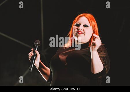 Rom, Italien. Juni 2024. Die Sängerin Beth Ditto tritt mit ihrer Band Gossip in der Villa Ada in Rom auf. Quelle: SOPA Images Limited/Alamy Live News Stockfoto