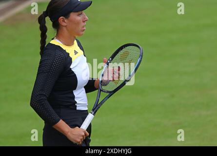 Berlin, Deutschland. Juni 2024. Porträt der Spielerin Jessica PEGULA aus den USA, die während ihres Halbfinalspiels der ecoTRANS Ladies German Open 500 gegen Coco GAUFF aus den USA im Rot Weiss Tennis Club in Berlin zu sehen war. Quelle: Oleksandr Prykhodko/Alamy Live News Stockfoto