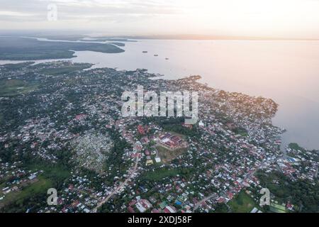 Karibische Kleinstadt bluefields aus der Vogelperspektive Stockfoto