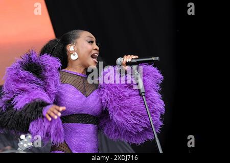 Die britische Sängerin, Songwriterin und Schauspielerin Beverley Anne Smith, bekannt unter ihrem Künstlernamen Beverly Knight, tritt live auf der Bühne des Isle of Wight Festivals auf. (Foto: Dawn Fletcher-Park / SOPA Images/SIPA USA) Stockfoto