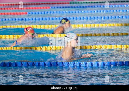 Rom, Italien. Juni 2024. Giulia Pascareanu aus Italien in Aktion während der 400 m Medley-Einzelphase der Frauen am 2. Tag des Finales der Internationalen Schwimmen - 60. „Settecolli“ Trophy 2024. (Foto: Elena Vizzoca/SOPA Images/SIPA USA) Credit: SIPA USA/Alamy Live News Stockfoto