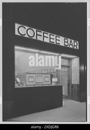 Hotel Bryant Coffee Bar, Broadway und 54th St., New York City. Außen II. Sammlung Gottscho-Schleisner Stockfoto