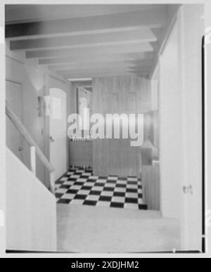 Herr und Frau ABR. Schreiber, Residenz 112-38 72 Ave., Forest Hills, Long Island. Eingang VI. Sammlung Gottscho-Schleisner Stockfoto