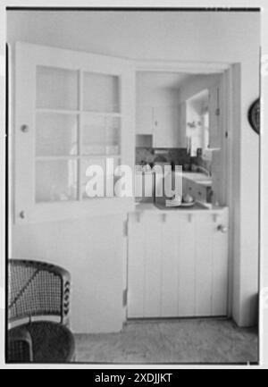 Edwin W. Hambley, 4012 Irvington Ave., Coconut Grove, Florida. Küchentür zur Veranda. Gottscho-Schleisner Kollektion Stockfoto