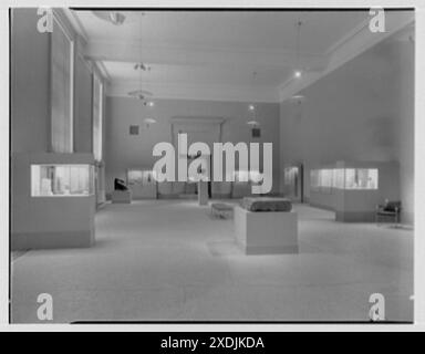 Brooklyn Museum, Brooklyn, New York. Ägyptisches Zimmer, bis zum Eingang. Gottscho-Schleisner Kollektion Stockfoto