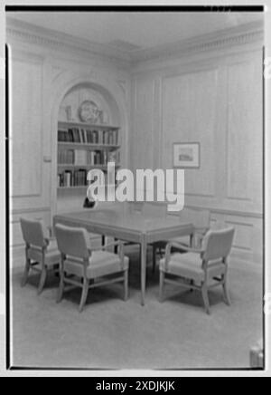 Johnson & Johnson, Executive Offices, New Brunswick, New Jersey. Büro-Nr. 4, Ecke, vertikal, Detail. Gottscho-Schleisner Kollektion Stockfoto