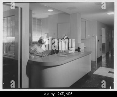 Good Samaritan Hospital, West Palm Beach, Florida. Schwesternstation. Gottscho-Schleisner Kollektion Stockfoto