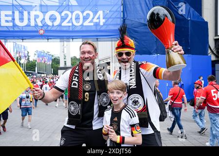 Frankfurt, Deutschland. Juni 2024. Frankfurt, Deutschland, 23. Juni 2024: Deutsche Fans während der UEFA EURO 2024 Germany Group A Spiel zwischen der Schweiz und Deutschland in der Frankfurt Arena in Frankfurt. (Daniela Porcelli/SPP) Credit: SPP Sport Press Photo. /Alamy Live News Stockfoto