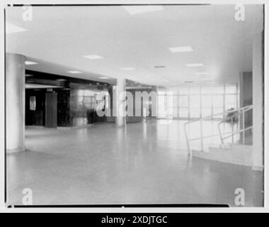 Esso-Gebäude, Baton Rouge, Louisiana. Foyer, zur Tür. Gottscho-Schleisner Kollektion Stockfoto