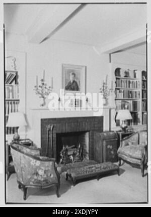 Frederic March, Residenz an der 130 East End Ave., New York City. Kamin. Gottscho-Schleisner Kollektion Stockfoto