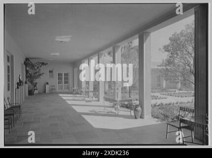 Norton Gallery and School of Art, West Palm Beach, Florida. Loggia I. Sammlung Gottscho-Schleisner Stockfoto