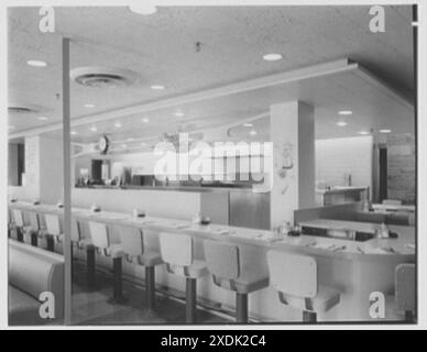 Terrace Restaurant, Fred Harvey Corp., Capital Ct., Milwaukee, Wisconsin. Zum Zählen. Gottscho-Schleisner Kollektion Stockfoto