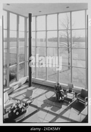 Johnson & Johnson, Metuchen, New Jersey. Zum Fenster, von der Treppenlandung. Gottscho-Schleisner Kollektion Stockfoto