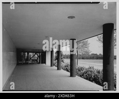 Johnson & Johnson, Metuchen, New Jersey. Säulen. Gottscho-Schleisner Kollektion Stockfoto