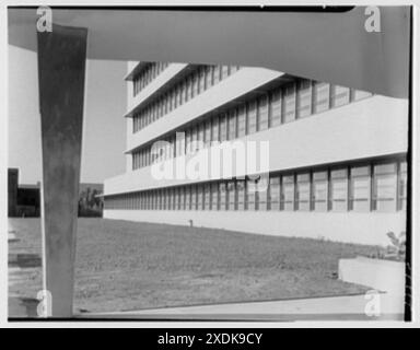 Esso-Gebäude, Baton Rouge, Louisiana. Eingang zur Vorderseite. Gottscho-Schleisner Kollektion Stockfoto
