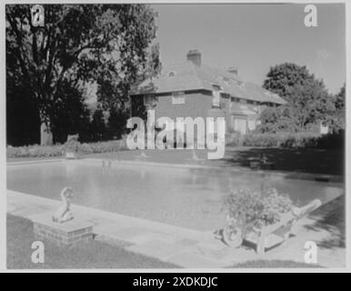 C. Holmes, Wohnsitz in Glen Cove, New York. Haus über dem Pool I. Gottscho-Schleisner Sammlung Stockfoto