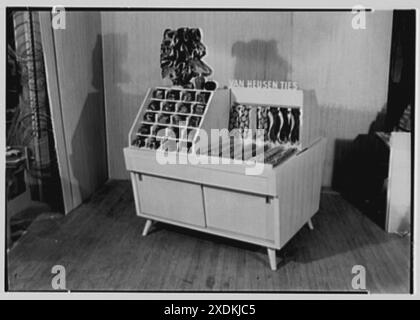 Phillips-Jones für Van Heusen. Ladeneinbauten XXII. Gottscho-Schleisner Kollektion Stockfoto