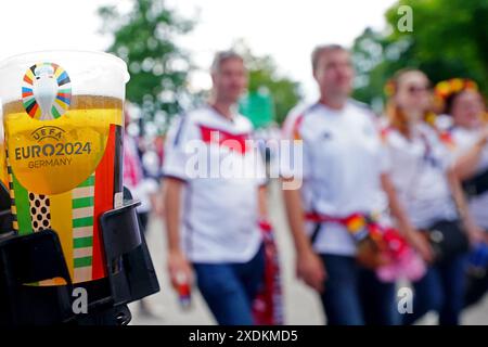 Frankfurt, Deutschland. Juni 2024. Deutsche Fans beim Fußball-Europameisterspiel 2024 zwischen der Schweiz und Deutschland in der Frankfurt Arena, Frankfurt, Deutschland - Sonntag, 23. Juni 2024. Sport - Fußball . (Foto: Spada/LaPresse) Credit: LaPresse/Alamy Live News Stockfoto