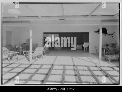 Bertram A. Stroock, Wohnsitz 824 88th St., Miami Beach, Florida. Terrasse, zum Wohnzimmer. Gottscho-Schleisner Kollektion Stockfoto