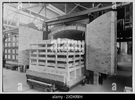 Corning Glass Works, Parkersburg, West Virginia. Durchschlagsoperationen. Gottscho-Schleisner Kollektion Stockfoto