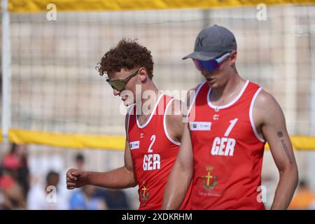 Maximilian Just (GER) und Robin Sowa (GER) während der World Beach Pro Tour, Beach Volley Match in Messina, Italien, 23. Juni 2024 Stockfoto