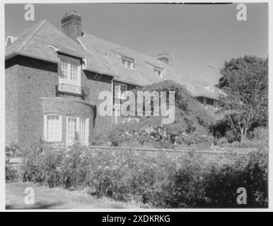 C. Holmes, Wohnsitz in Glen Cove, New York. Haus über der Wand. Gottscho-Schleisner Kollektion Stockfoto