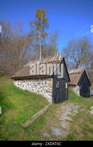 Alte strohgedeckte Fischerhütte in Knaebaeckshusen, einem kleinen Fischerdorf in der Nähe von Roerum, Gemeinde Simrishamn, Skane County, Schweden, Skandinavien Stockfoto