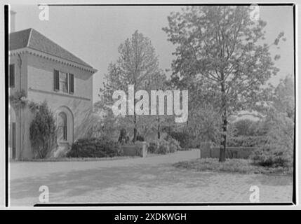 Howard Phipps, Wohnsitz in Westbury, Long Island. Blick über den Eingangsbereich. Gottscho-Schleisner Kollektion Stockfoto