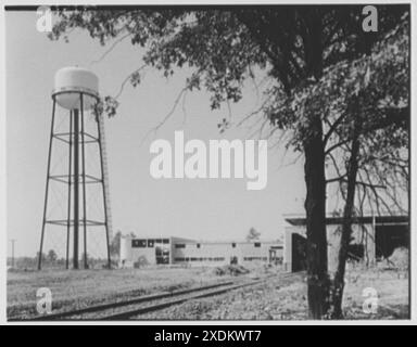 Johnson & Johnson, New Brunswick, New Jersey. Auf Turm und Schornstein. Gottscho-Schleisner Kollektion Stockfoto