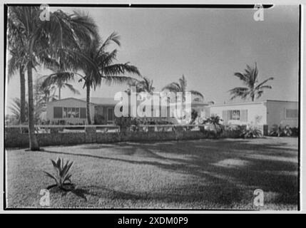 Bertram A. Stroock, Wohnsitz 824 88th St., Miami Beach, Florida. Eingangsfassade. Gottscho-Schleisner Kollektion Stockfoto
