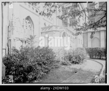 Grace Church, 9. Und Broadway, New York City. Weg zur Außenkulpel. Gottscho-Schleisner Kollektion Stockfoto