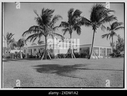 Bertram A. Stroock, Wohnsitz 824 88th St., Miami Beach, Florida. Bay-Fassade, von links. Gottscho-Schleisner Kollektion Stockfoto