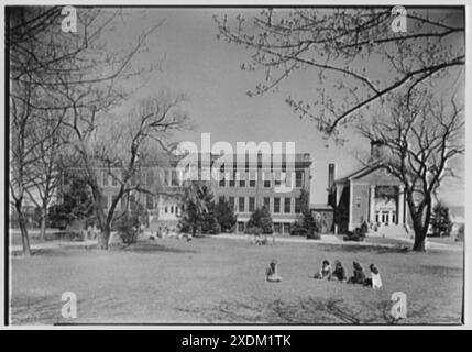 Woodmere Academy, Woodmere, Long Island. Außerhalb der Schule. Gottscho-Schleisner Kollektion Stockfoto
